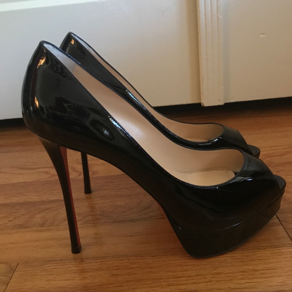 LOUBOUTIN  FETISH  PEEP 130 PATENT ( NEW )
